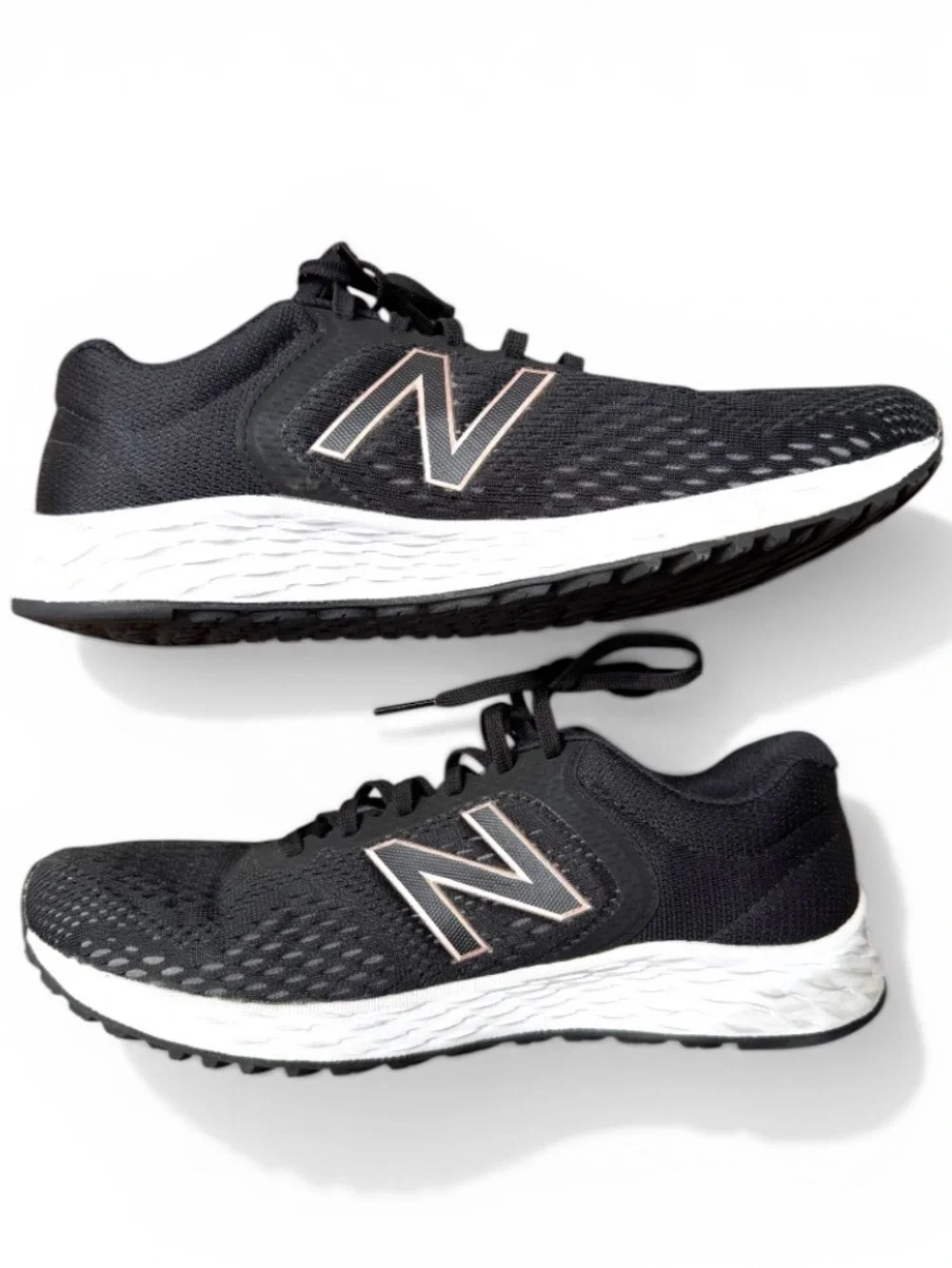 New Balance Women's Fresh Foam Arishi V2 Black w/ Rose Gold Running Shoe. Size 9
